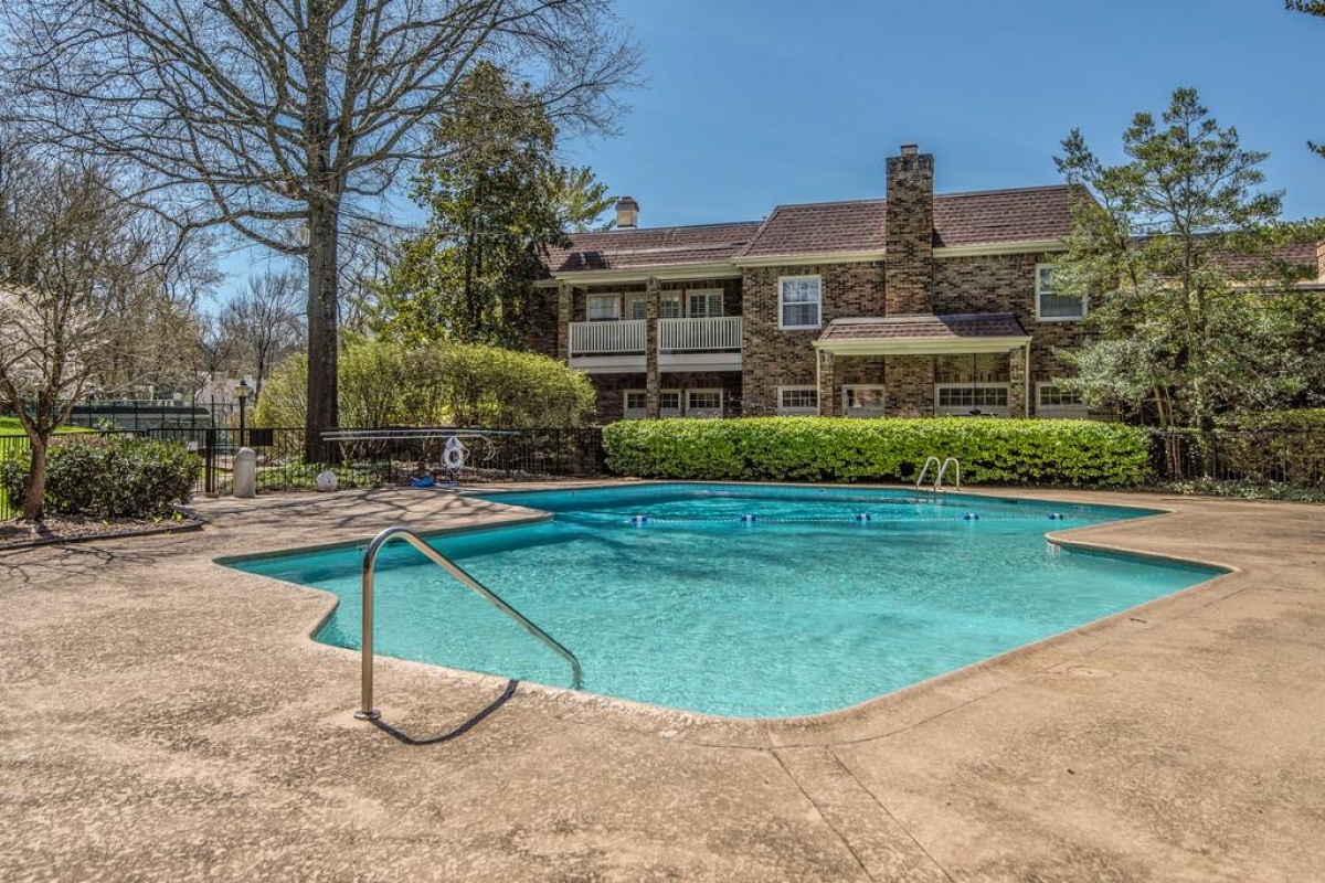 401 Bowling Ave, Nashville, Tennessee 37205, 3 Bedrooms Bedrooms, ,2 BathroomsBathrooms,Condominium,Sold Listings,Bowling Ave ,1015